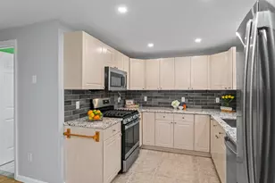 15 Elm St, Derry, NH 03038 - Photo 1