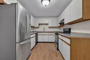 307B Amherst St, Nashua, NH 03063 - Photo 7