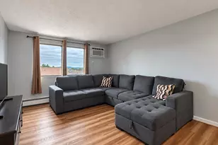 545 Calef Rd, Manchester, NH 03103 - Photo 13