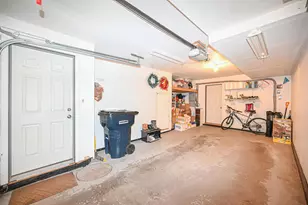 1029 S Mammoth Rd, Manchester, NH 03109 - Photo 21
