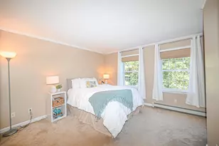 1029 S Mammoth Rd, Manchester, NH 03109 - Photo 17