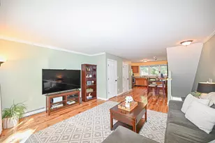 1029 S Mammoth Rd, Manchester, NH 03109 - Photo 9