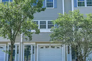 1029 S Mammoth Rd, Manchester, NH 03109 - Photo 1