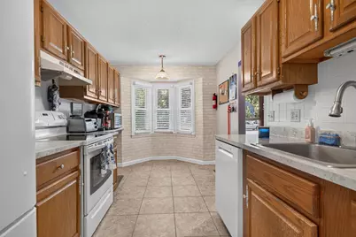 32 Bartemus Trail, Nashua, NH 03063 - Photo 5