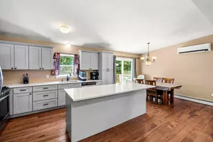 9 Dee Dee Dr, Sandown, NH 03873 - Photo 7