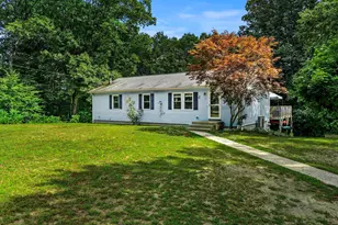 9 Dee Dee Dr, Sandown, NH 03873 - Photo 1