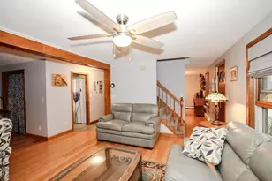 8 Raelynn Dr, Derry, NH 03038 - Photo 9
