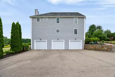 4 Day Break Drive, Plaistow, NH 03865 - Photo 7