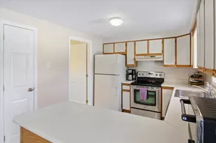 26 Eastmeadow Way, Manchester, NH 03109 - Photo 7