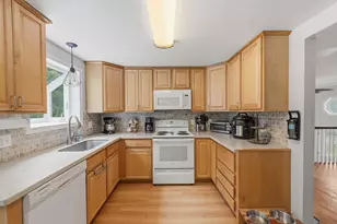5 Mont Vernon Dr, Londonderry, NH 03053 - Photo 7