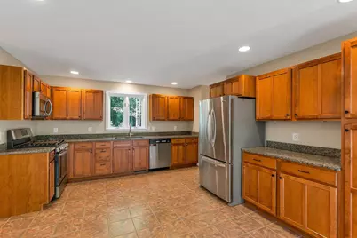 87 Hampstead Road, Sandown, NH 03873 - Photo 5