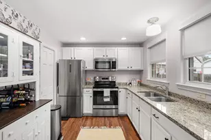93 Saratoga Way, Portsmouth, NH 03801 - Photo 9