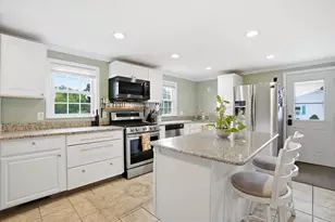 14 Bloomingdale Dr, Nashua, NH 03064 - Photo 11