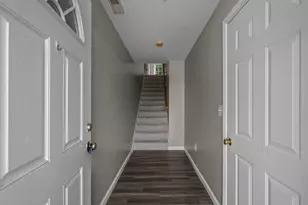 9 Tammy Ct, Hudson, NH 03051 - Photo 3