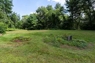 5 Olde Country Village Rd, Londonderry, NH 03053 - Photo 11