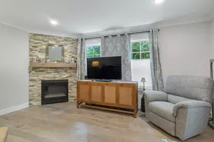 2075 Lafayette Rd, Portsmouth, NH 03801 - Photo 13