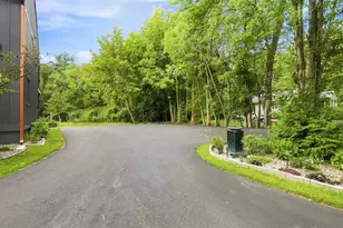 280 Wilkins St, Bedford, NH 03110 - Photo 45