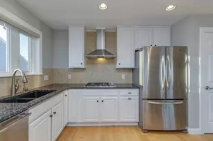 562 Nashua St, Seabrook, NH 03874 - Photo 7