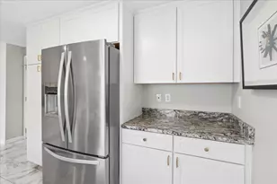 114 Hawthorne Village Rd, Nashua, NH 03062 - Photo 5