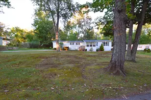 732 Concord Stage Rd, Weare, NH 03281 - Photo 1