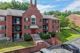 5 Louisburg Square, Nashua, NH 03060 - Photo 1