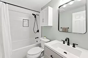 35 Pelham Rd, Hudson, NH 03051 - Photo 21