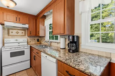 7 Olde Coach Road, Derry, NH 03038 - Photo 5