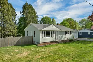 7 Pleasant St, Merrimack, NH 03054 - Photo 3