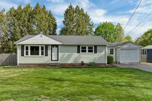 7 Pleasant St, Merrimack, NH 03054 - Photo 1