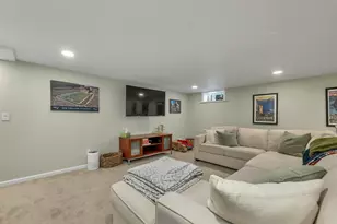 7 Pleasant St, Merrimack, NH 03054 - Photo 29