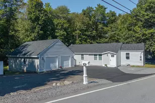 88 Hunt Rd, Kingston, NH 03848 - Photo 3