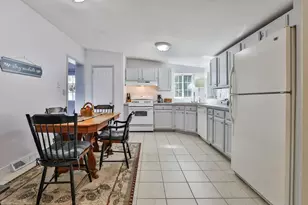 8 Aberdeen Dr, Stratham, NH 03885 - Photo 5