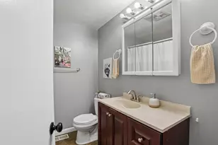 108 Elmwood Dr, Hudson, NH 03051 - Photo 23