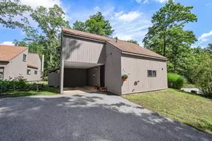 105 Coburn Woods Dr, Nashua, NH 03063 - Photo 1