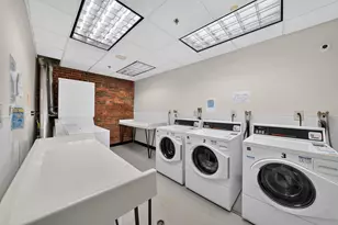 471 Silver St, Manchester, NH 03103 - Photo 25