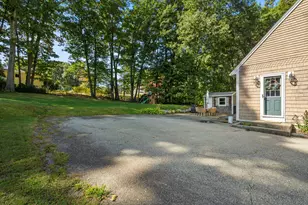 13 Timberline Dr, Nashua, NH 03062 - Photo 35