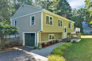 33 Gale Village Rd, Newton, NH 03858 - Photo 1