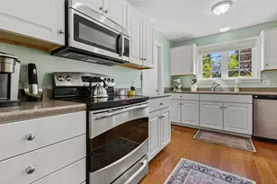 112 Hilltop Pl, New London, NH 03257 - Photo 9