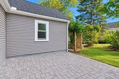 39 Hillside Avenue, Derry, NH 03038 - Photo 3