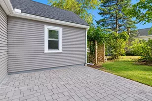 39 Hillside Ave, Derry, NH 03038 - Photo 3