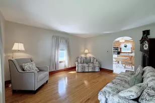 11 Victor Ave, Nashua, NH 03060 - Photo 9