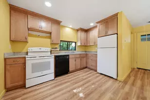 144 Coburn Woods Dr, Nashua, NH 03063 - Photo 11
