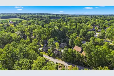 144 Coburn Woods Drive, Nashua, NH 03063 - Photo 5