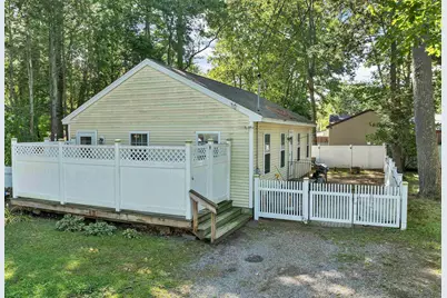 8 Riverside Drive, Fremont, NH 03044 - Photo 1