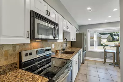 15 Williamsburg Circle #B, Laconia, NH 03246 - Photo 5