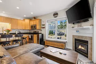 43 Cornwall St, Portsmouth, NH 03801 - Photo 9