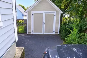 443 Laurel St, Manchester, NH 03103 - Photo 25