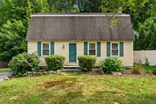 3 Betty Ln, Manchester, NH 03104 - Photo 1