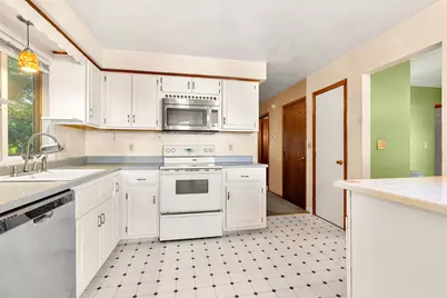 3 Betty Lane, Manchester, NH 03104 - Photo 3