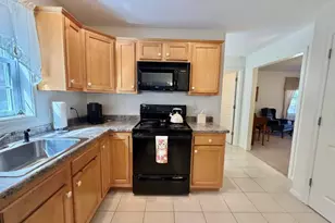 11 Hawthorne Cir, Somersworth, NH 03878 - Photo 5
